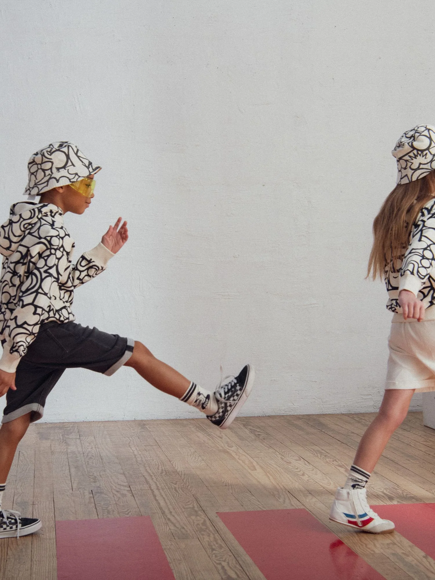 Bermuda en denim gris et porte clefs pour garçon - Image 3