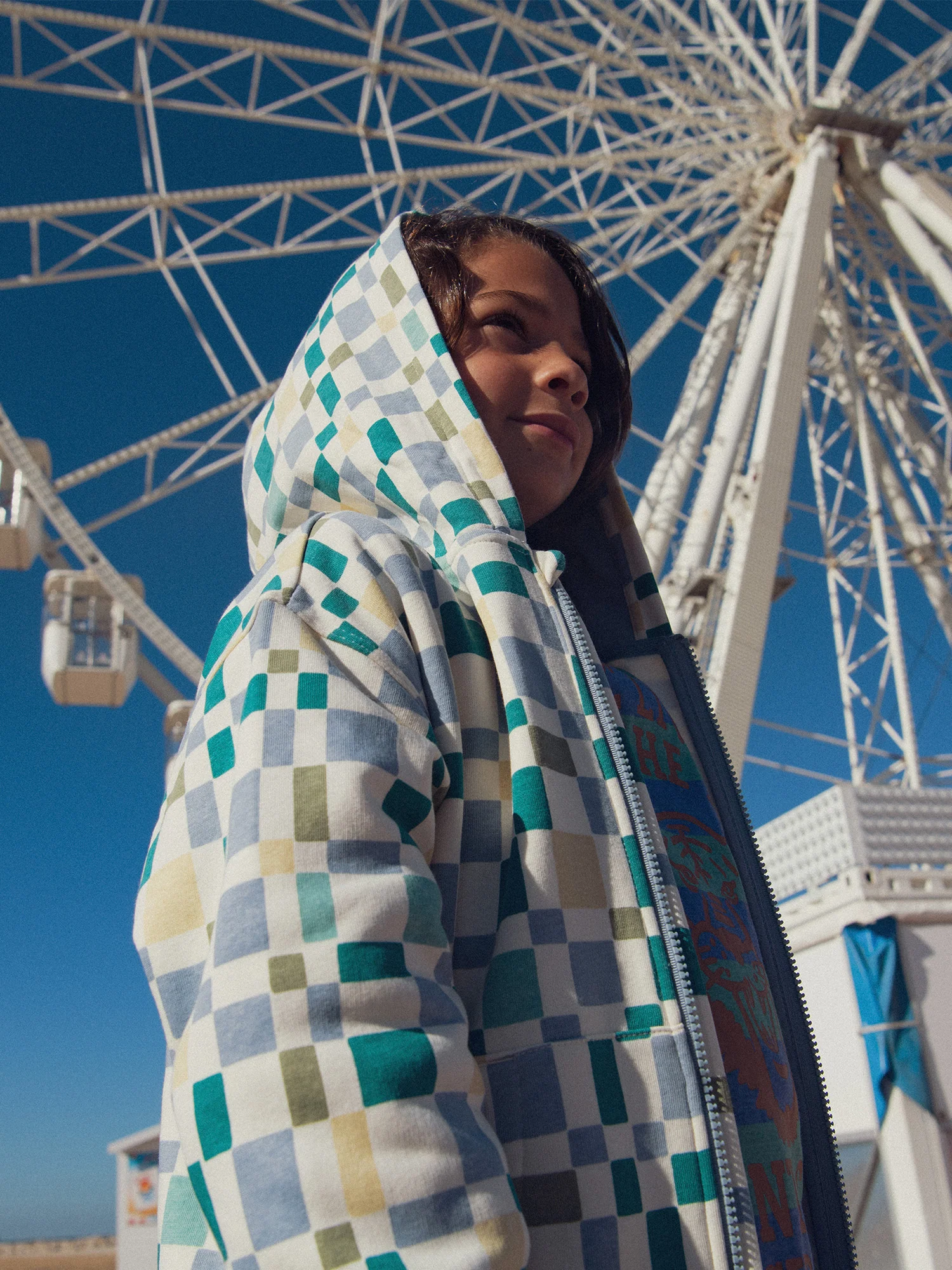 Sweat à capuche imprimé graphique pour garçon - Image 3